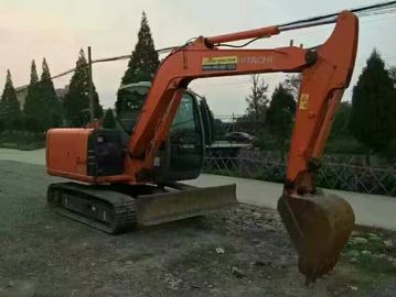 Mini escavatore utilizzato ZX60 di Hitachi da 6 tonnellate con la lama e le ore lavorative basse